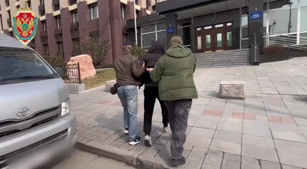 Жителей Находки предупреждают: Ураинские нацисты вербуют студентов и школьников 