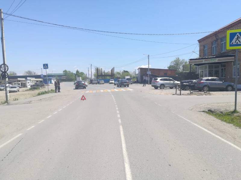 Ребёнок пострадал под колёсами авто в посёлке Тавричанка