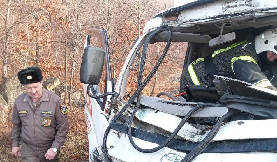 Мужчину зажало в автомобиле после ДТП на трассе Владивосток-Находка