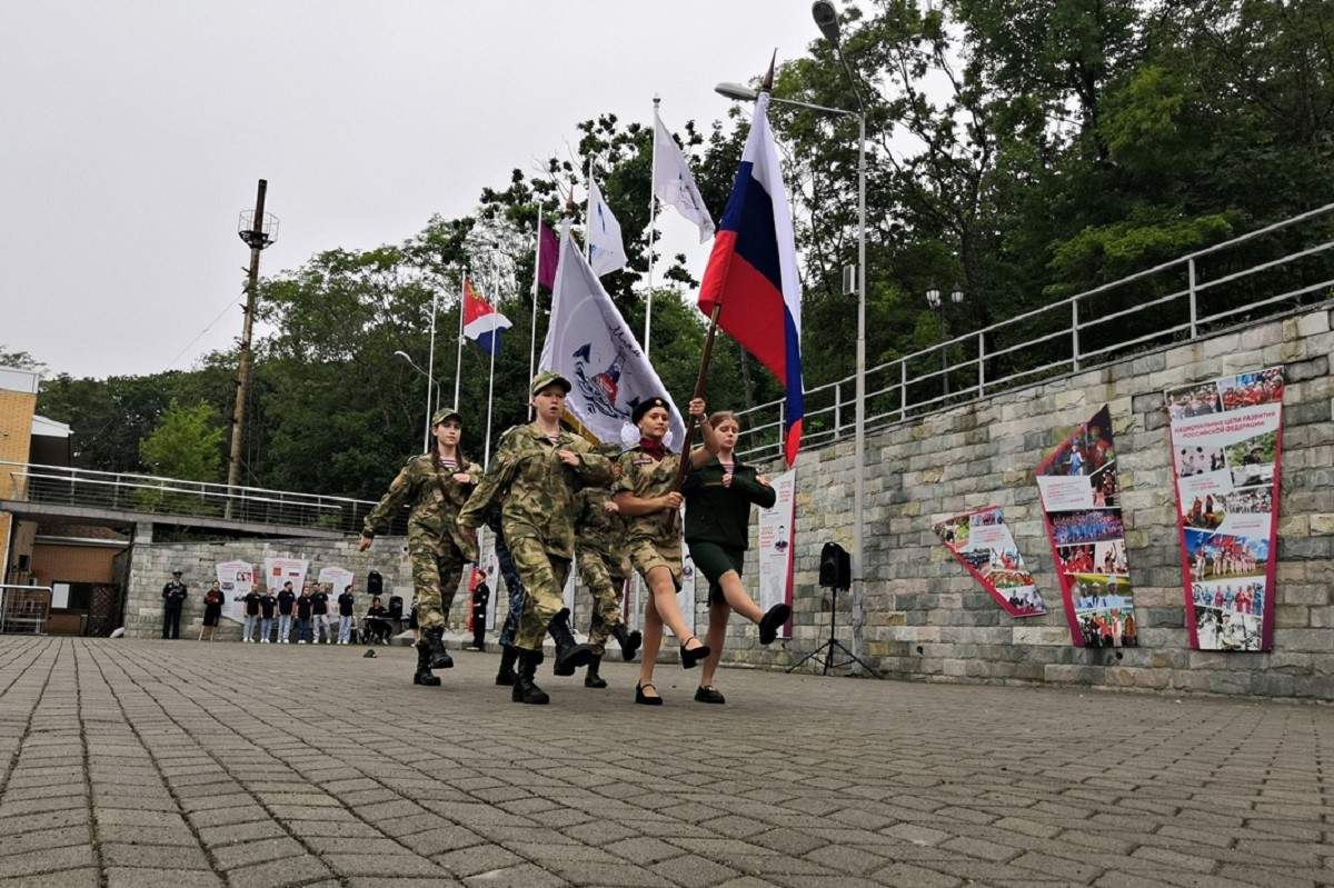 В Приморье открылась первая в стране профильная росгвардейская смена