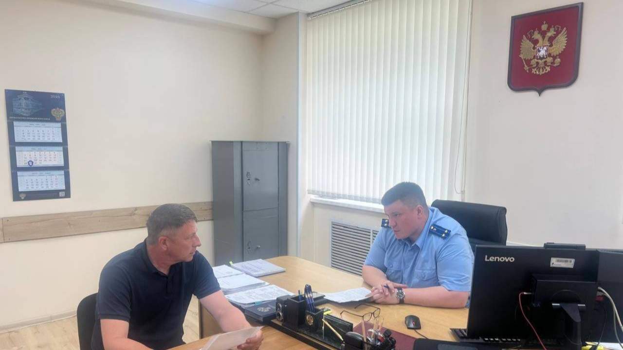 В Артёме прокуратура защитила права рабочих, оставшихся без зарплаты на известном заводе