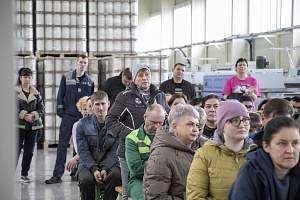 Встреча с коллективом фабрики орудий лова компании «Морское снабжение», посёлок Девятый Вал, Надеждинский район Приморского края 