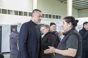 Встреча с коллективом фабрики орудий лова компании «Морское снабжение», посёлок Девятый Вал, Надеждинский район Приморского края 