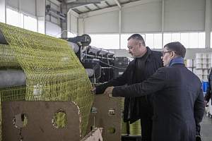 Встреча с коллективом фабрики орудий лова компании «Морское снабжение», посёлок Девятый Вал, Надеждинский район Приморского края 