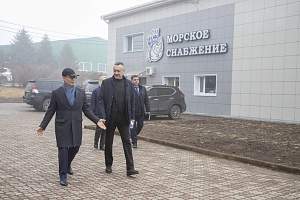 Встреча с коллективом фабрики орудий лова компании «Морское снабжение», посёлок Девятый Вал, Надеждинский район Приморского края 