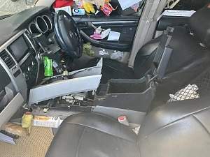 Салон Toyota Hilux Surf после ДТП