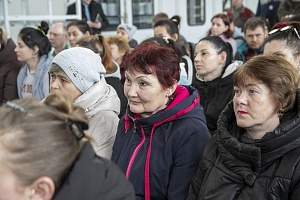 Встреча с коллективом фабрики орудий лова компании «Морское снабжение», посёлок Девятый Вал, Надеждинский район Приморского края 