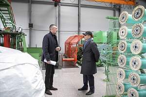 Встреча с коллективом фабрики орудий лова компании «Морское снабжение», посёлок Девятый Вал, Надеждинский район Приморского края 